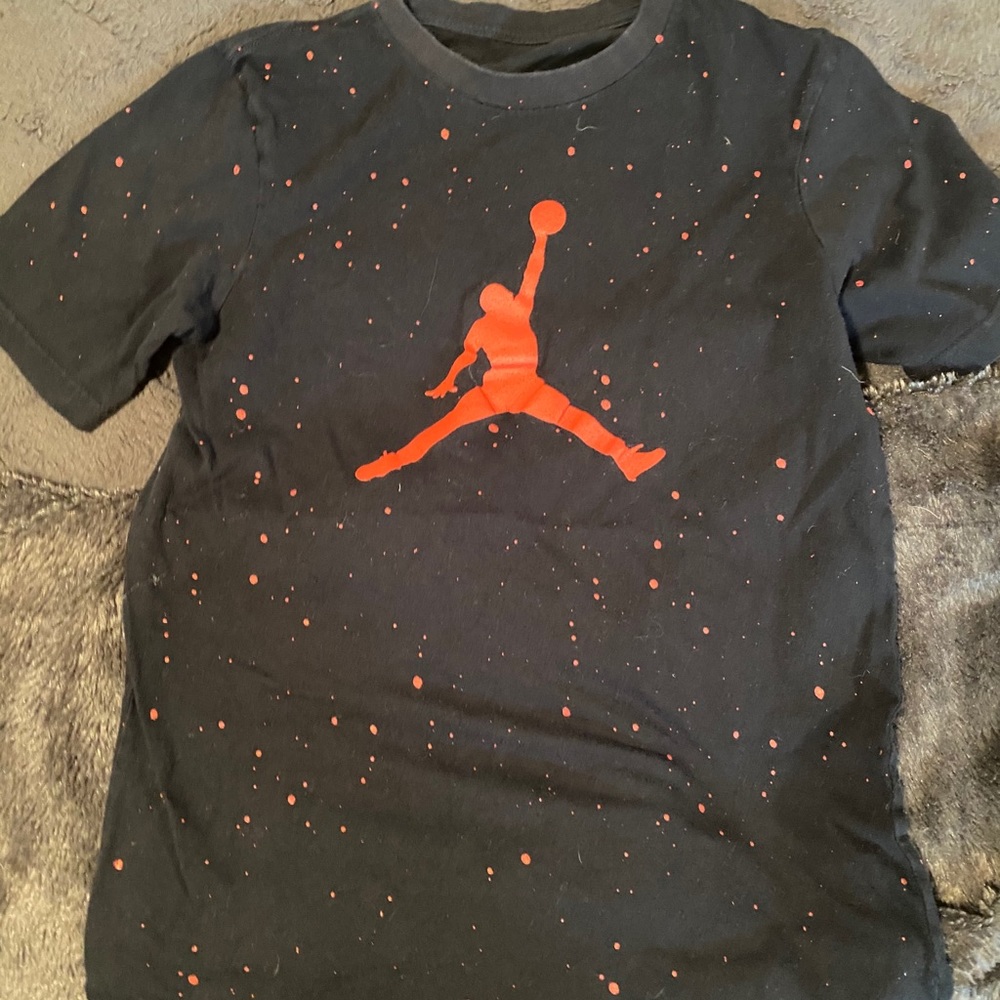 black/red jordan shirt